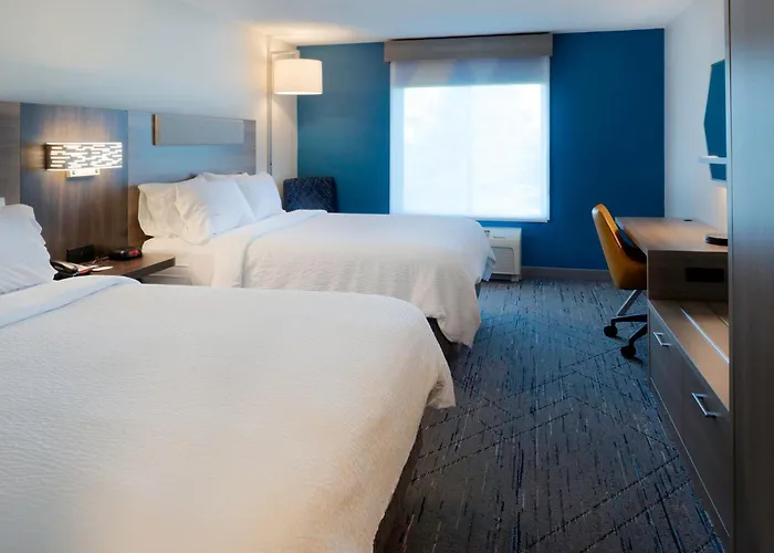 Holiday Inn Express Hotel & Suites Fort Atkinson By Ihg