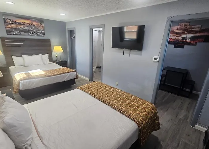 Motel: Travelers Inn