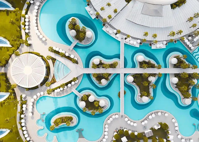 Hotel mit Pool: Sueno Hotels Deluxe Belek