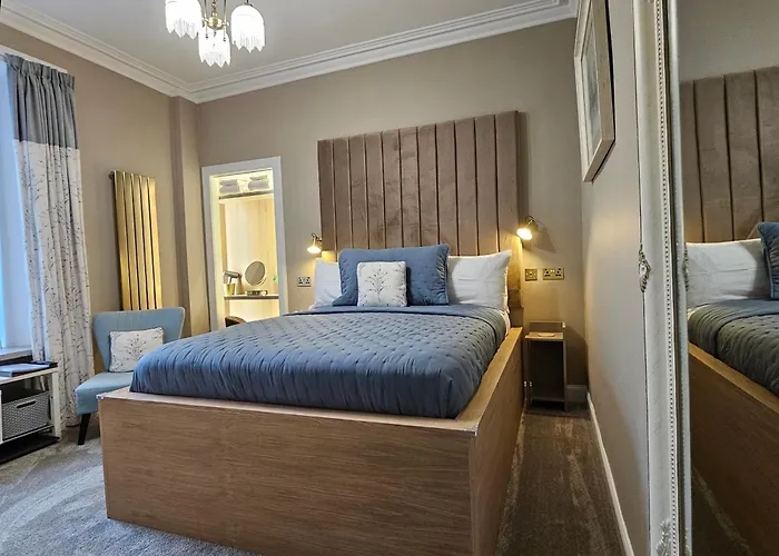 Airport Hotel: Rose Villa