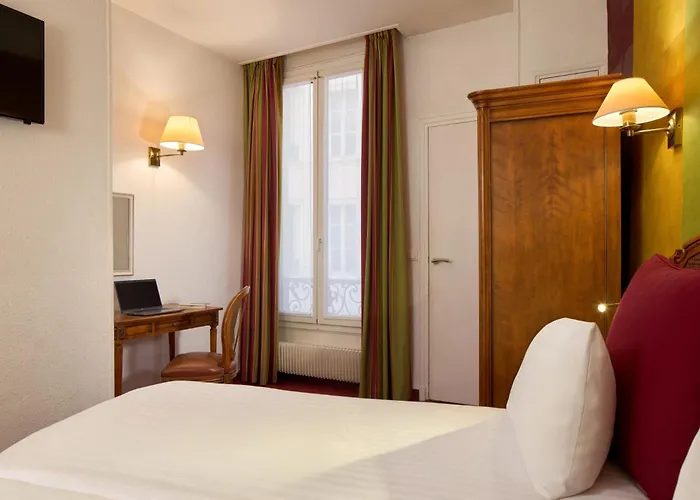 Hotel Romântico: Timhotel Invalides Eiffel