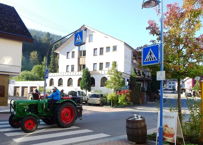 Hirsch Mit Café Klösterle