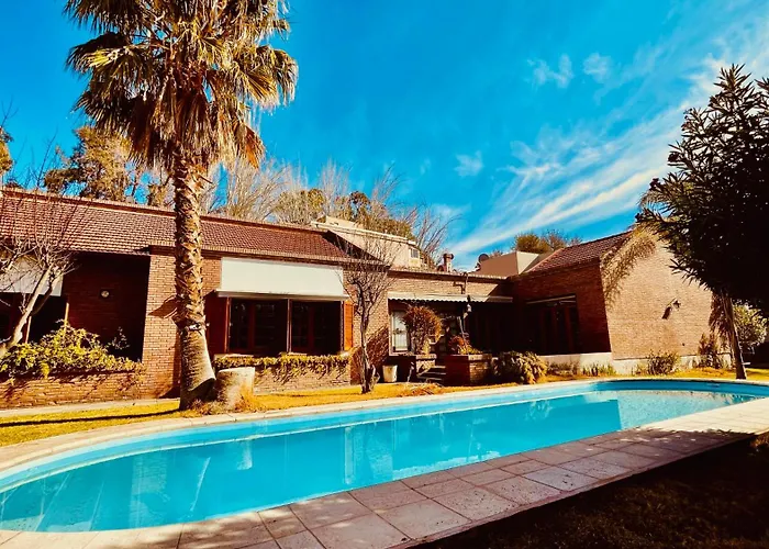 Hotel con piscina: Blue Sky Mendoza