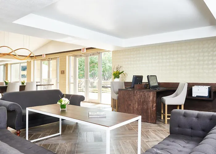 Romantic hotels Doubletree By Hilton Dallas Market Center