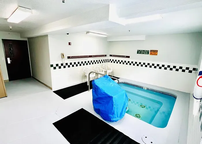 Luxury hotel only: Studio 6 Suites Portland Or I-5 Ohsu