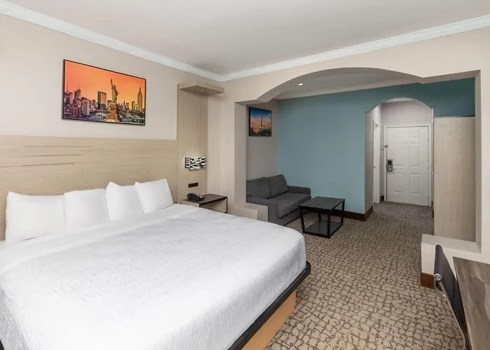Baymont By Wyndham Texas City