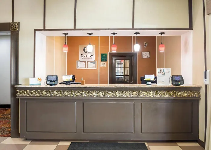 Cheap hotel: Quality Suites Hickory South