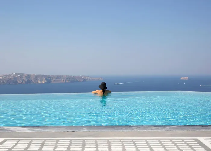 Erosantorini Luxury Private Estate & Suites