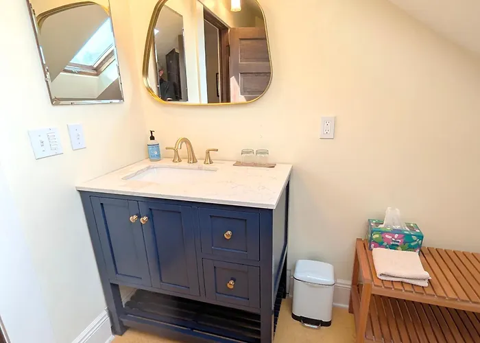 B&B only: Bluebird Guesthouse