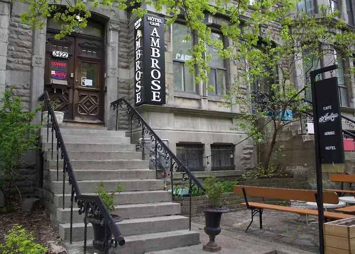 Ambrose House & Cafe - Self Check-In Guesthouse