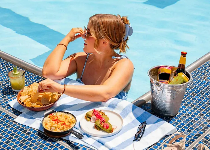 Boutique hotel only: Renaissance Dallas Hotel