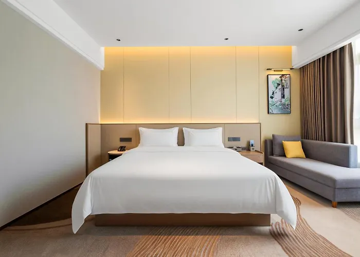 In Luxury hotels Suzhou Tongli Lake View