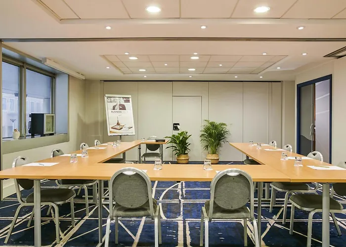 Animaux admis Mercure Paris La Defense Grande Arche