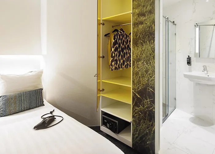  Ibis Styles Amsterdam Central Station