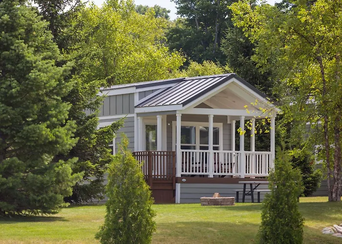Hotel near College: Sun Outdoors Petoskey Bay Harbor
