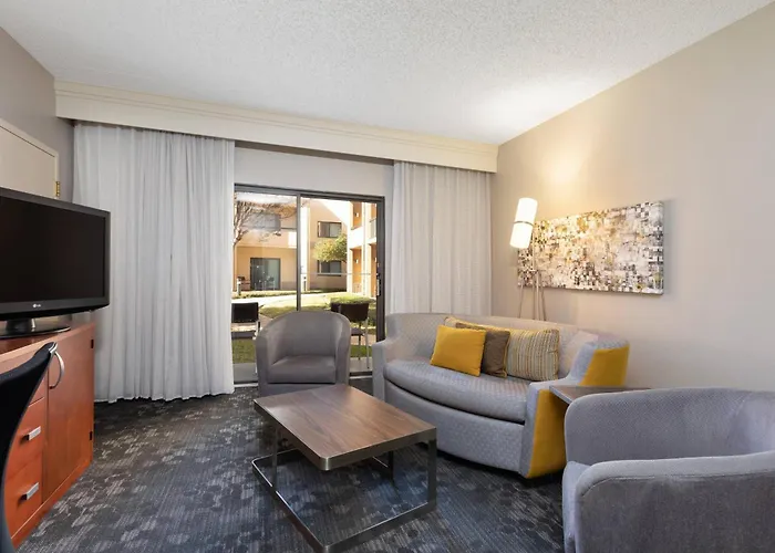 Courtyard By Marriott Dallas-Fort Worth/Bedford