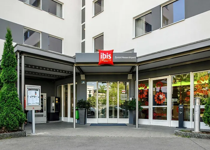 Ping Pong hotel: Ibis Zuerich Messe Airport