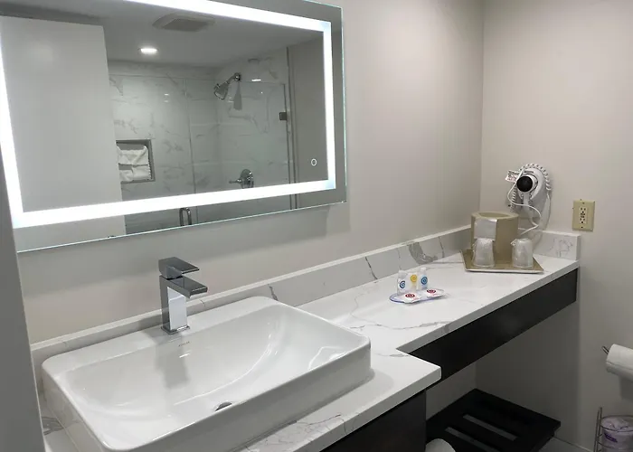 Hot Tub in Room Coastal & Suites Virginia Beach - Oceanfront