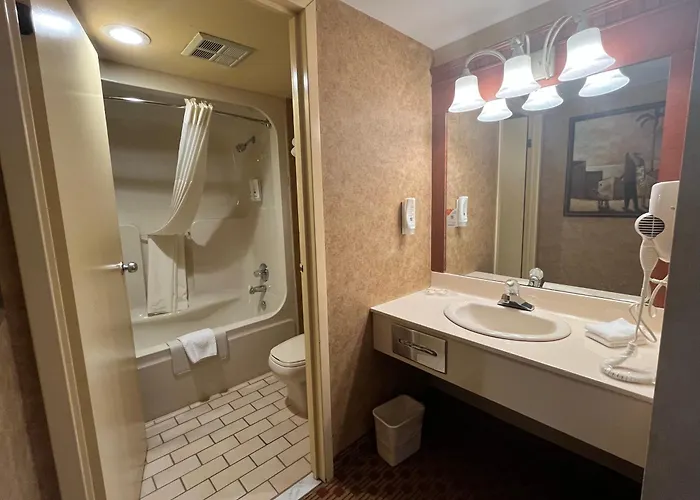 Quality Inn & Suites Bay Front