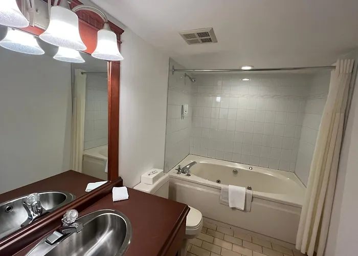 Quality Inn & Suites Bay Front
