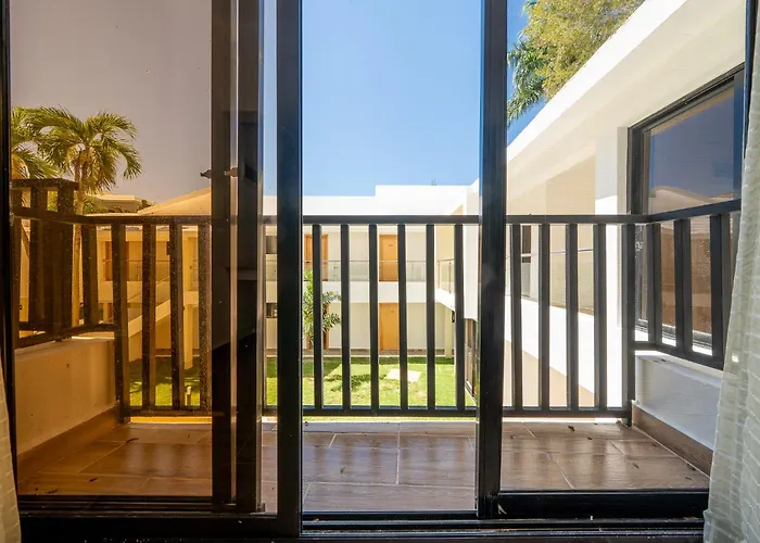 Tropical Casa Laguna