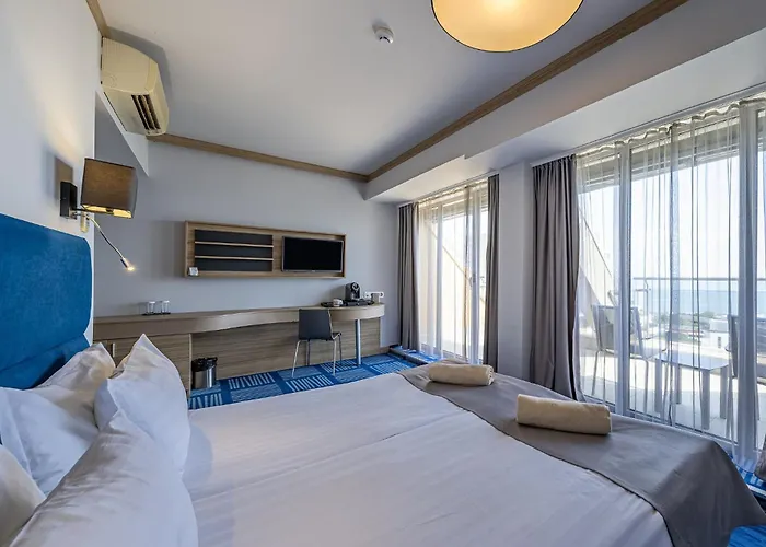 Hvd Viva Club Ultra All Inclusive - Private Beach & Free Parking