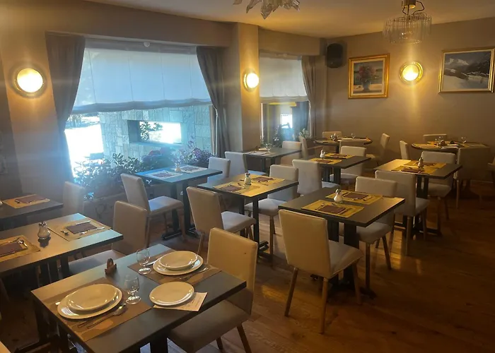 Hotel Bucaneve