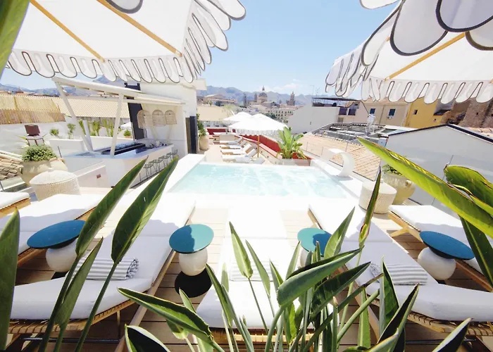 Hot Tub in Room Casa Nostra Luxury Suites & Spa
