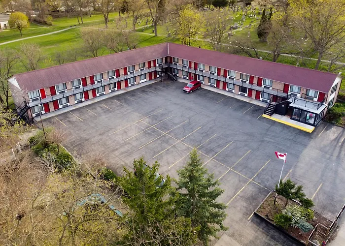 6032 Persepolis Inn