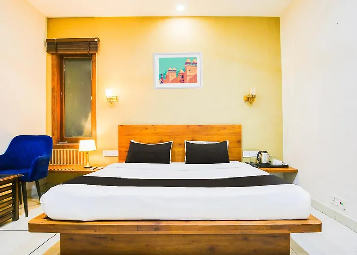 Cheap hotels Townhouse Grand Fortune