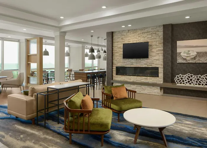 Fairfield Inn & Suites By Marriott Oceanfront