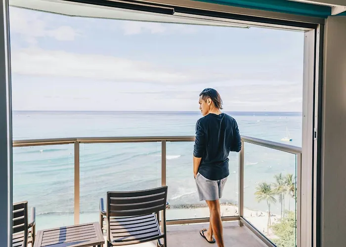 Waikiki Circle Hotel By Castle