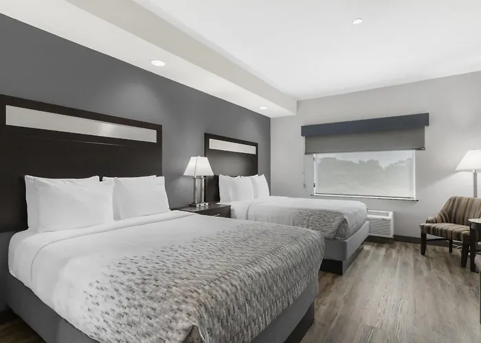Best Western Plus Lake Jackson Inn & Suites
