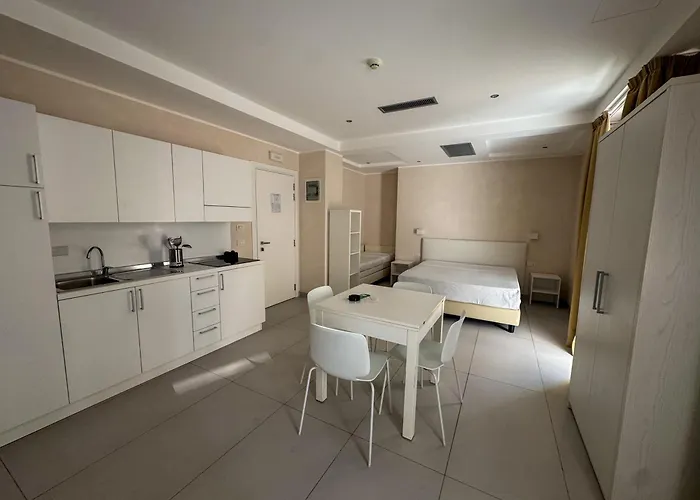  White Suite & Apartments