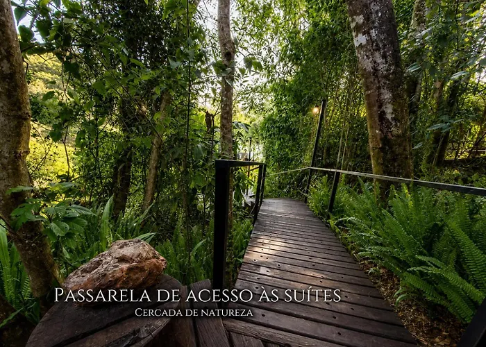 Casa Container 80 - Suítes privativas e sofisticadas integradas à natureza