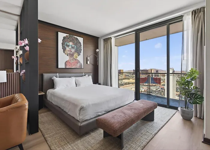 Waterpark hotels Stripviewsuites At Palms Place