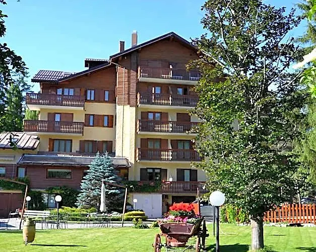 Hotel Bucaneve