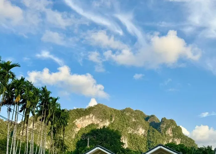Hills & Hush Khao Sok Eco Resort