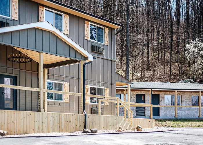 Grey Pine Lodge