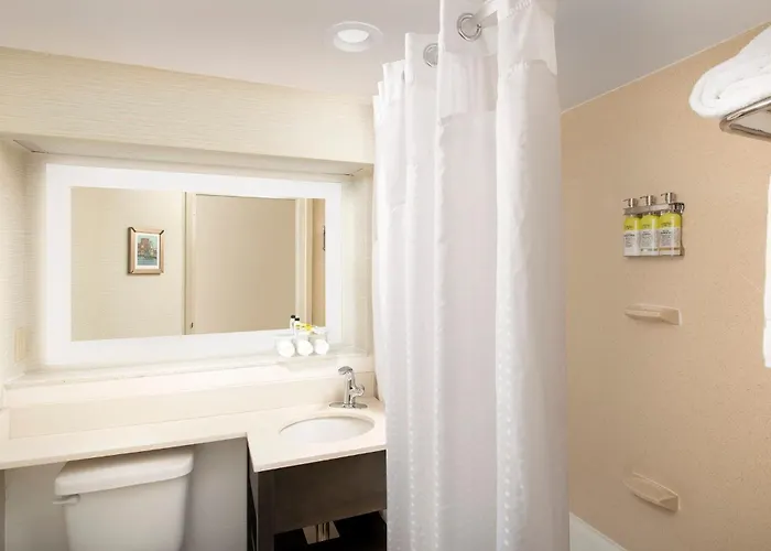 Holiday Inn Express & Suites Annapolis By Ihg