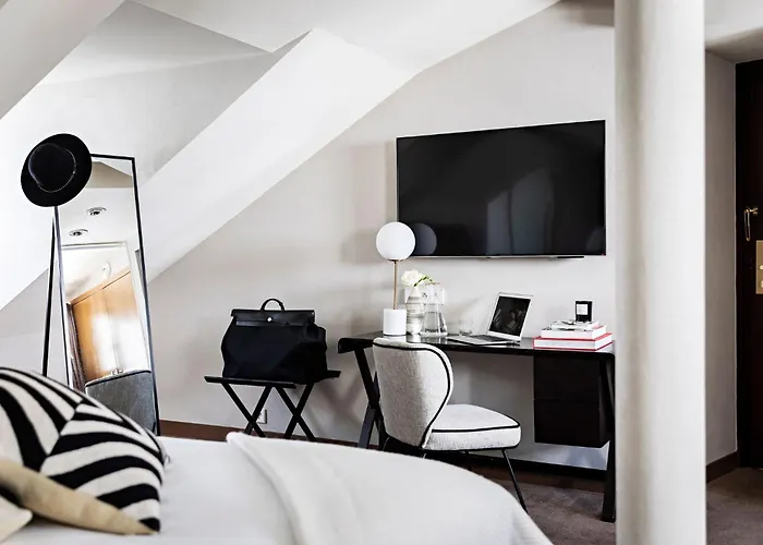  Inn Paris Elysées