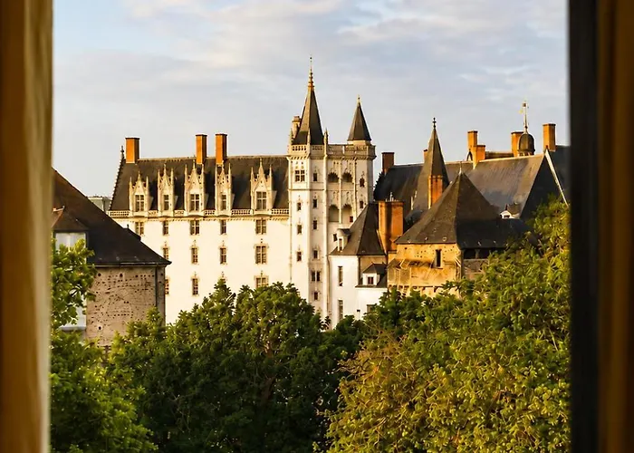 LHotel - face au château - boutique hôtel et séminaires