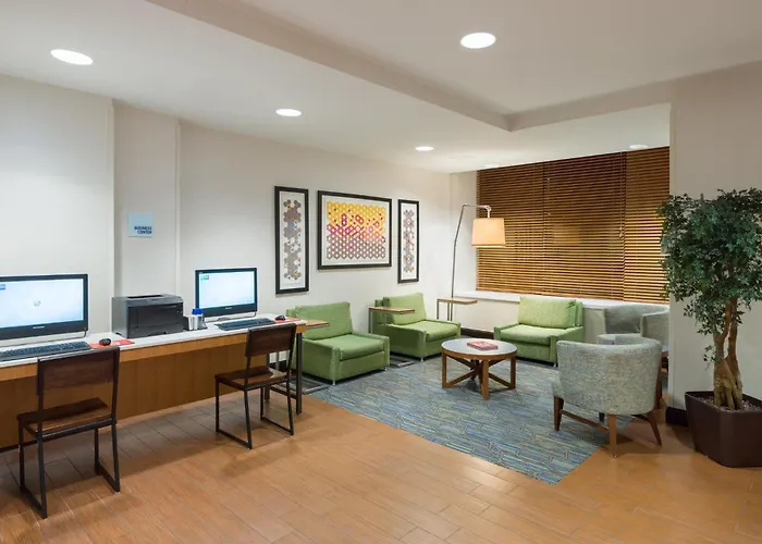 Holiday Inn Express - Times Square By Ihg