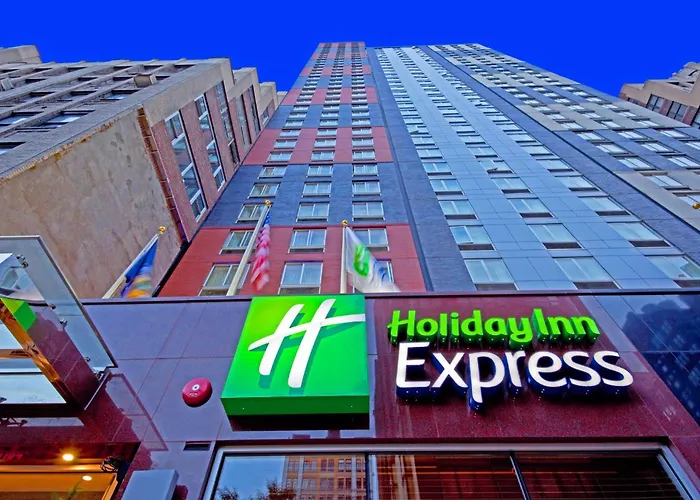  Holiday Inn Express - Times Square By Ihg