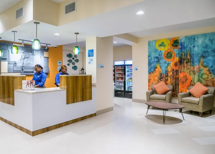 Holiday Inn Express & Suites By Ihg