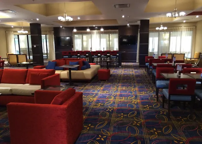 Holiday Inn Express And Suites University Area By Ihg