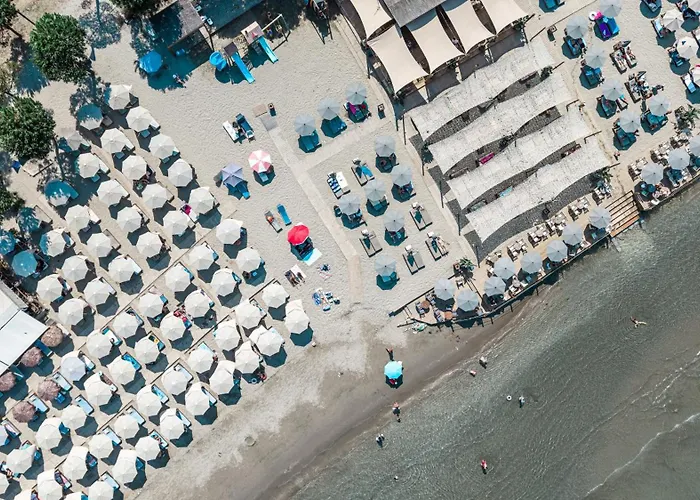 Yacht Hotel
