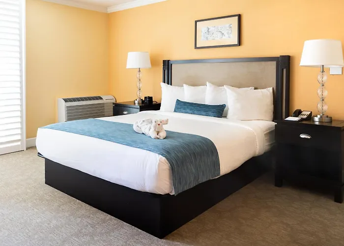 Carlsbad Inn Beach Resort