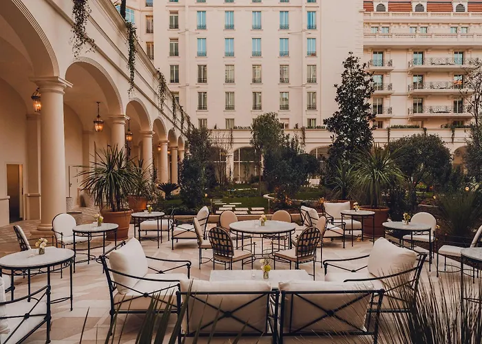 Carlton Cannes, A Regent