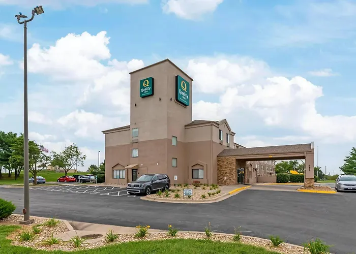 Quality Inn By Choice Hotels Kansas City International Airport